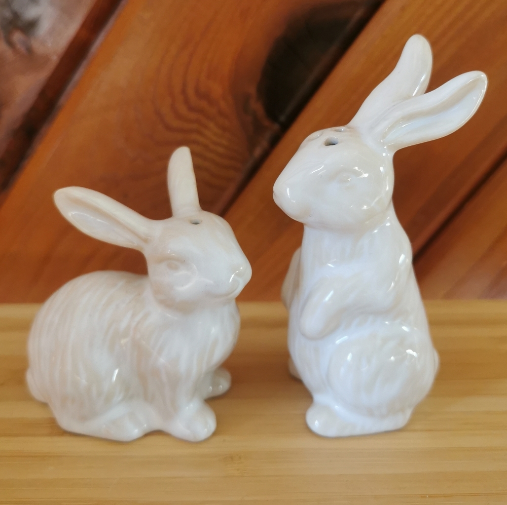 Vintage Bunny Salt And Pepper Shakers
